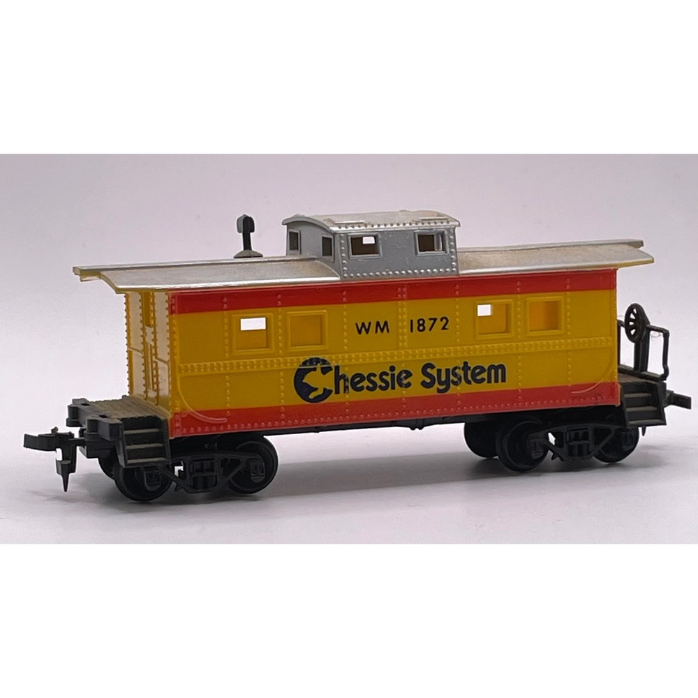 Life-Like Chessie System Caboose HO Scale Yellow Good WM 1872 Vintage Train Car